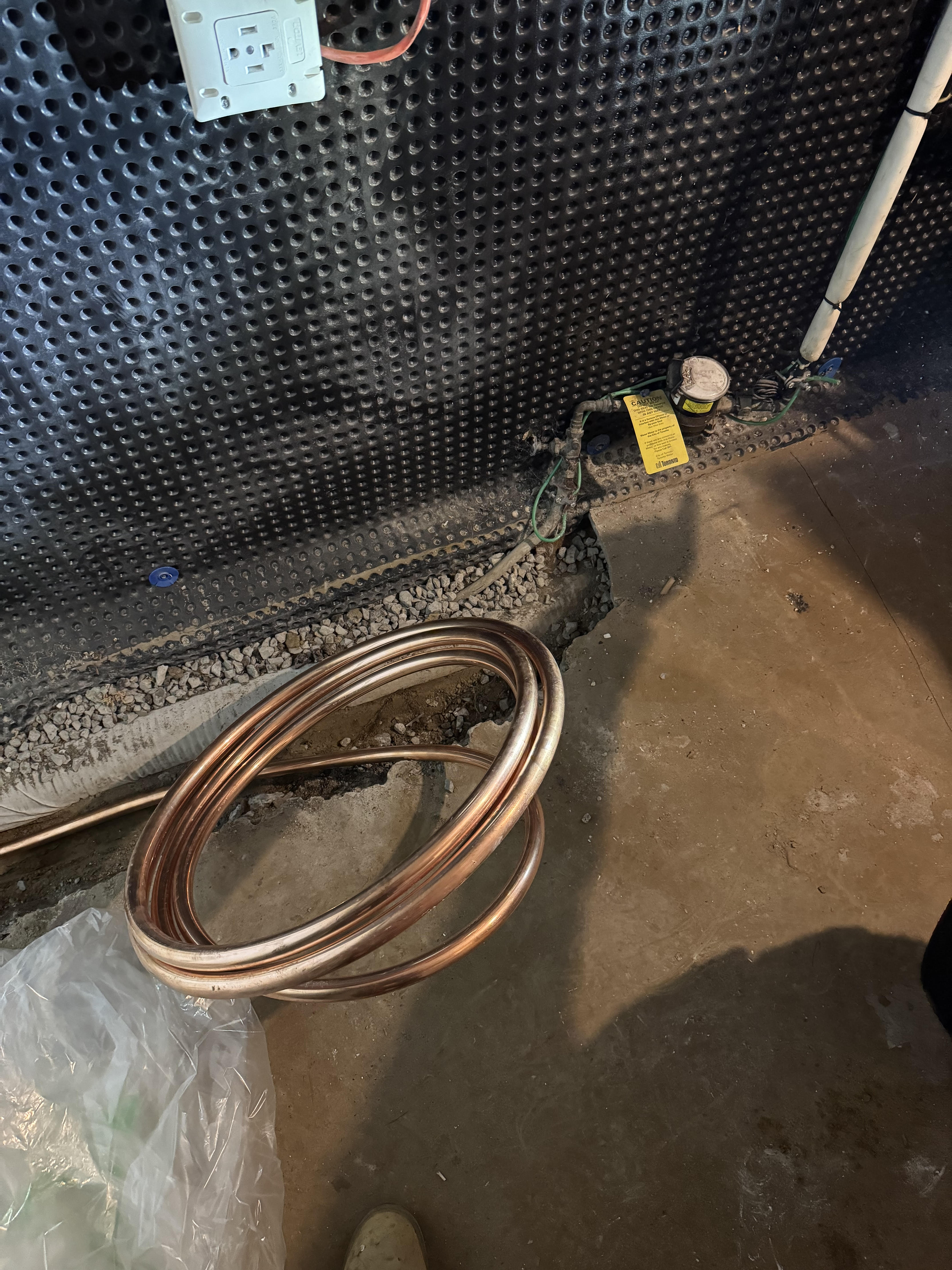 Tankless vs Tank Water Heaters in Ontario (2026): Real Cost, Lifespan, and the Toronto-Specific Decision Factors